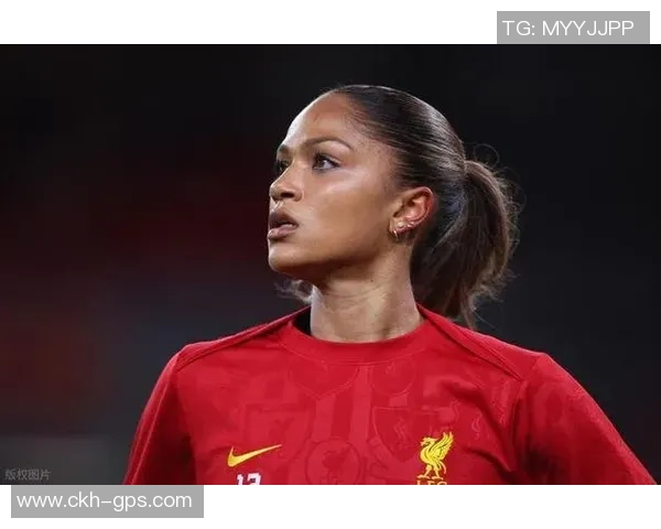 足球明星整容前后对比揭秘颜值变化与职业生涯影响分析