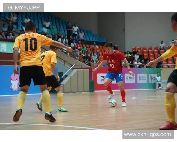 足球明星张姆斯的传奇之路与他在绿茵场上的辉煌成就与影响力